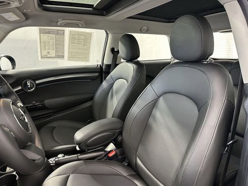 Certified 2023 MINI Cooper 2-Door Hardtop image 10