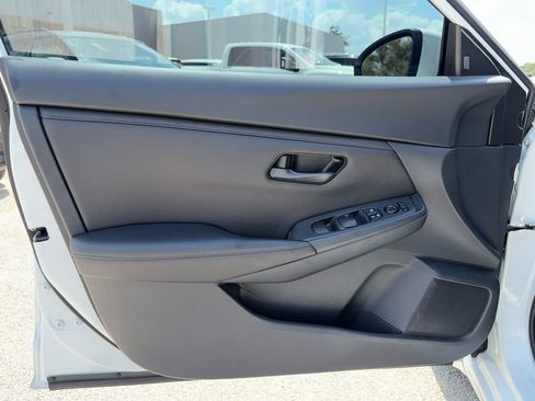 Certified 2025 Nissan Sentra S FWD image 16
