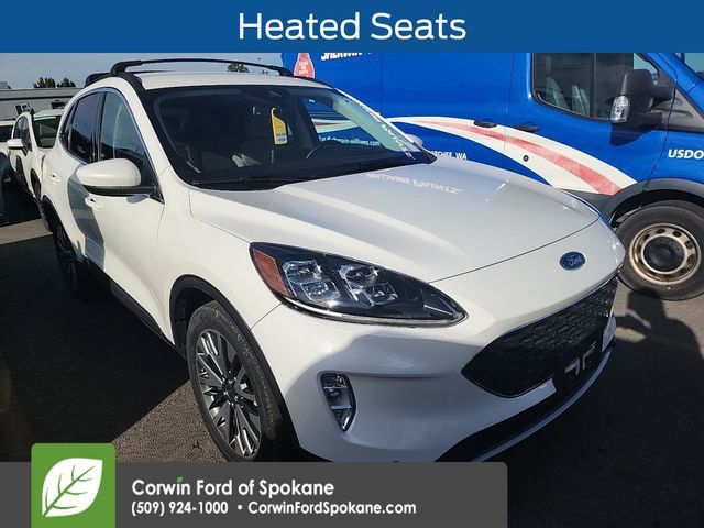 Used 2022 Ford Escape Titanium w/ Class II Trailer Tow Package AWD/4WD image 2