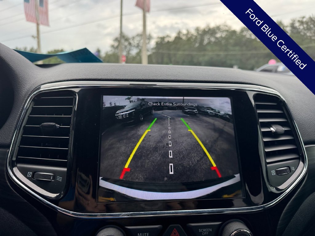 Used 2020 Jeep Grand Cherokee Altitude AWD/4WD image 43
