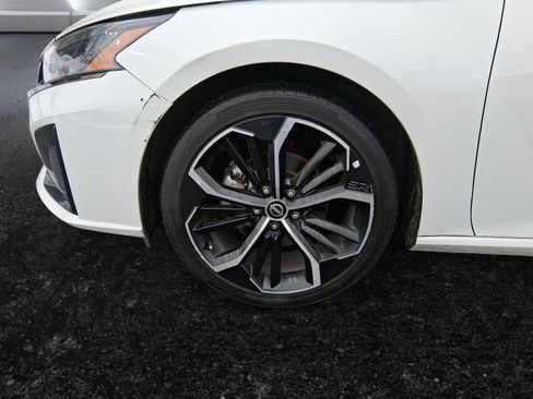 Used 2024 Nissan Altima 2.5 SR image 15