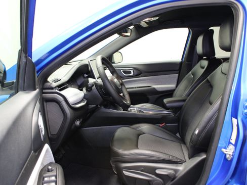 Used 2024 Jeep Compass Latitude AWD/4WD image 16