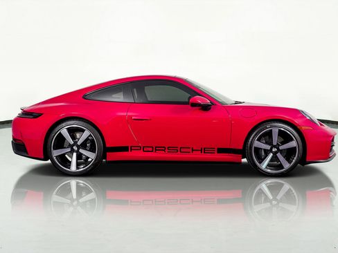 Used 2025 Porsche 911 Carrera image 6