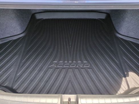 Used 2018 Honda Accord Sport image 13