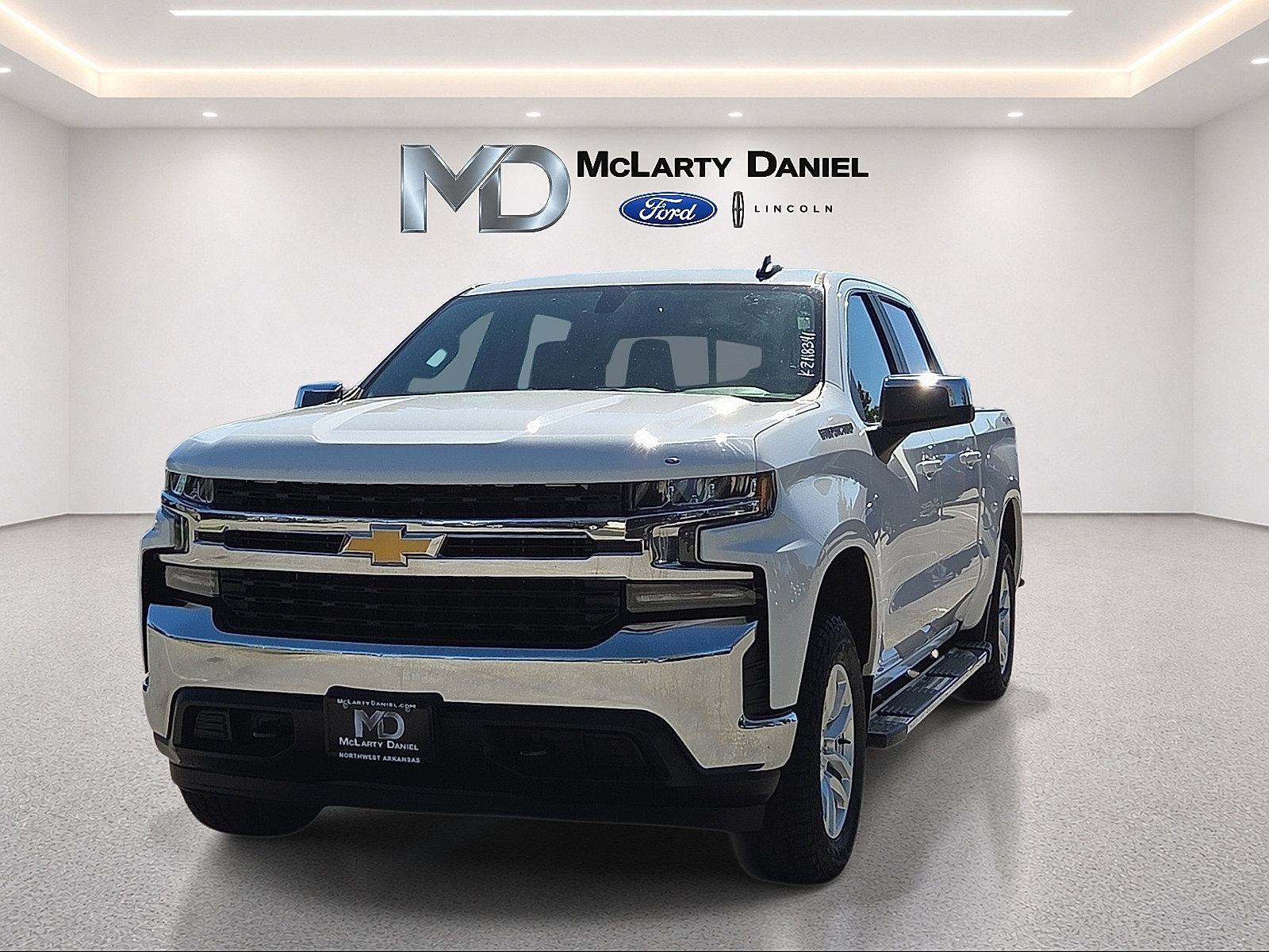 Used 2019 Chevrolet Silverado 1500 LT w/ All-Star Edition AWD/4WD image 2
