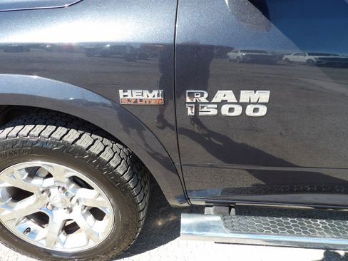 Used 2015 RAM 1500 Laramie w/ Convenience Group AWD/4WD image 3