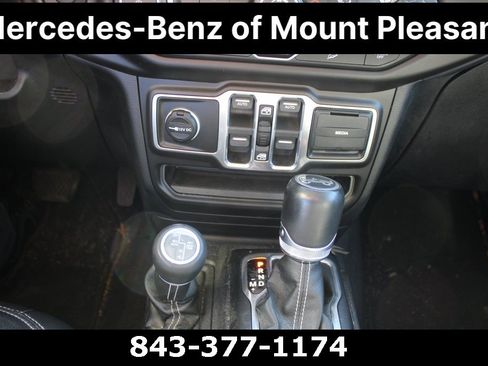 Used 2018 Jeep Wrangler Unlimited Sahara image 33