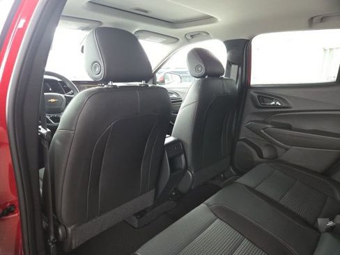 New 2026 Chevrolet Trax LT w/ Sunroof Package image 17