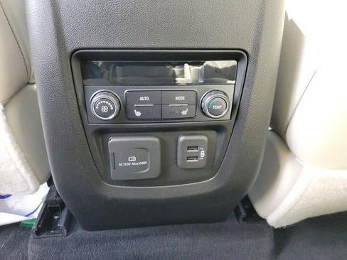 Used 2022 Buick Enclave Avenir FWD image 12