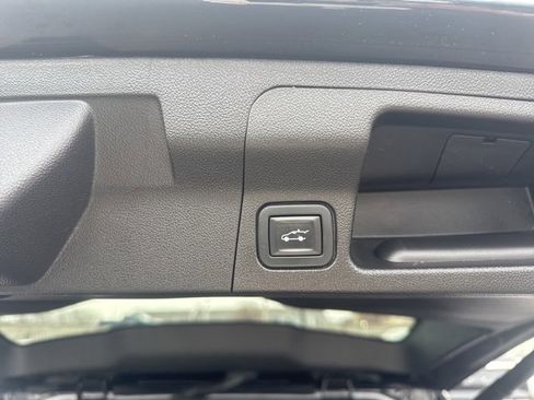 Used 2020 GMC Acadia SLT image 6