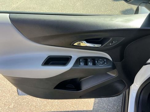 Used 2023 Chevrolet Equinox LS w/ Driver Confidence II Package image 17