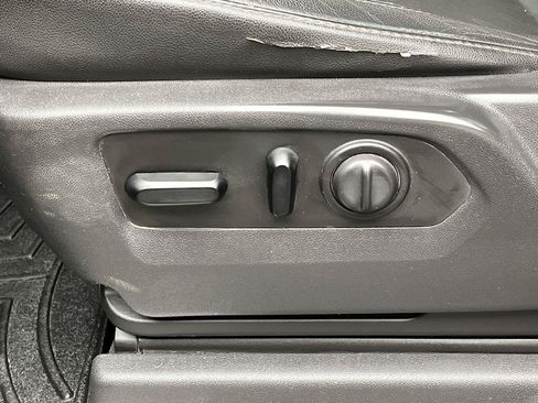 Used 2019 GMC Sierra 1500 SLT w/ SLT Convenience Package AWD/4WD image 10