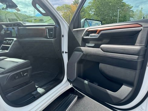 Used 2022 GMC Sierra 1500 Denali w/ Denali Reserve Package image 20