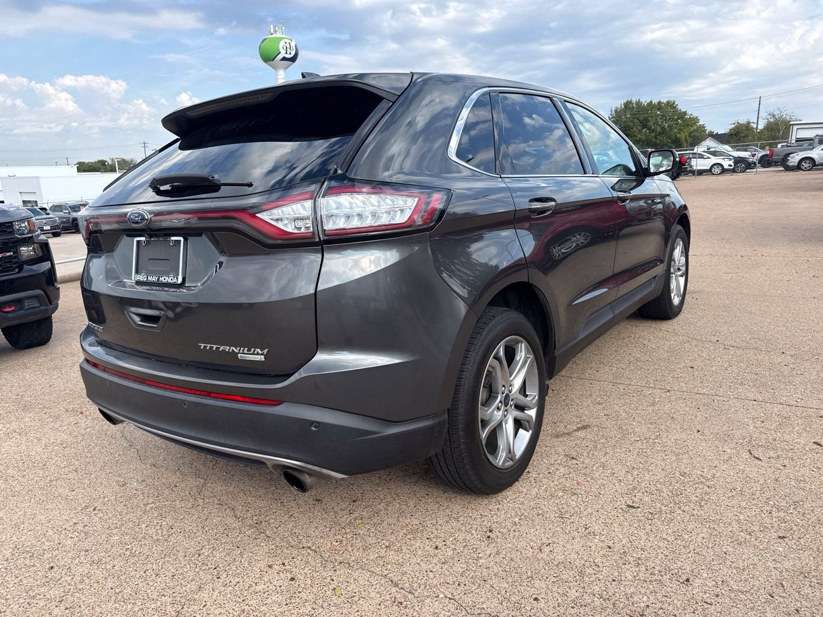 Used 2017 Ford Edge Titanium w/ Technology Package FWD image 7