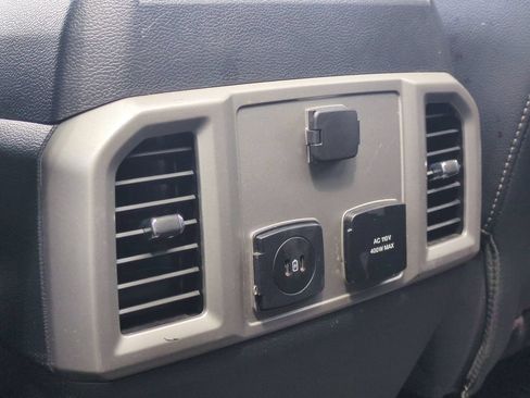 Used 2022 Ford F250 Lariat w/ Lariat Ultimate Package AWD/4WD image 27