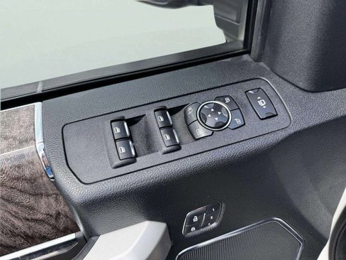 Used 2019 Ford F250 Lariat w/ Lariat Ultimate Package AWD/4WD image 20