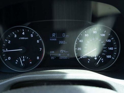 Used 2017 Hyundai Elantra SE image 21