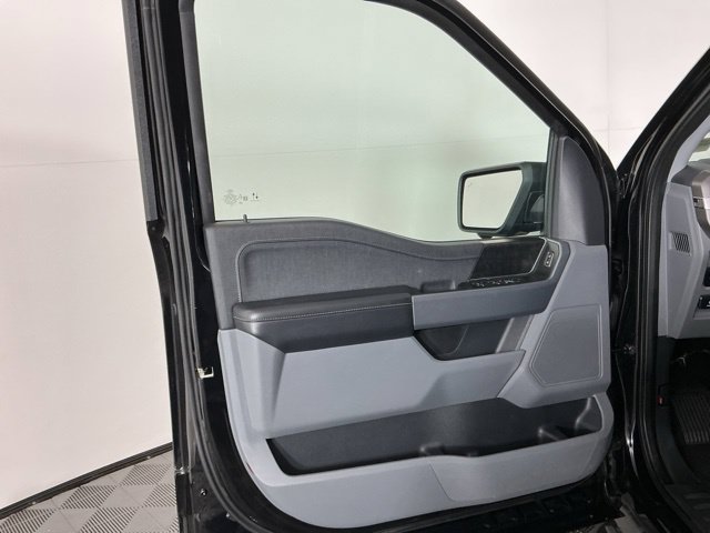 Used 2024 Ford F150 Lightning XLT AWD/4WD image 15