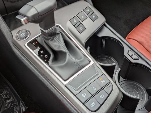 New 2026 Kia Sportage SX FWD image 17