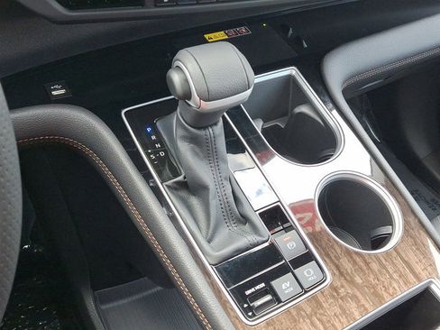 Used 2025 Toyota Sienna Platinum image 13