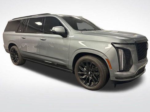 Certified 2025 Cadillac Escalade ESV Sport Platinum w/ LPO, Floor Liner Package AWD/4WD image 7