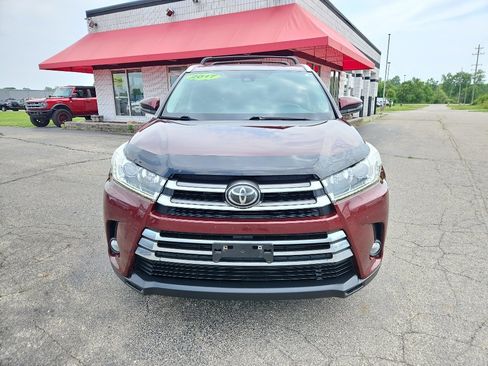 Used 2017 Toyota Highlander XLE AWD/4WD image 7