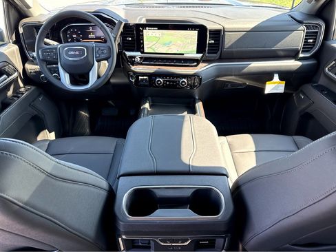 New 2026 GMC Sierra 2500 SLT w/ SLT Premium Package image 11