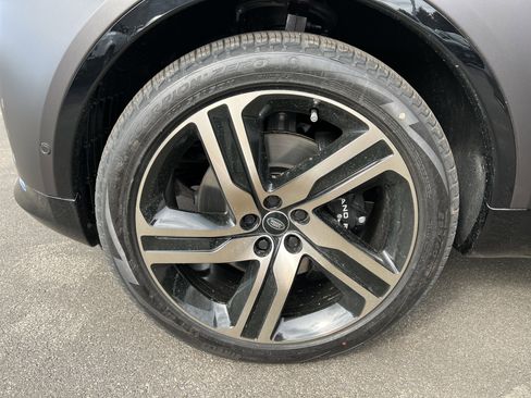 New 2026 Land Rover Discovery Limited Edition image 6