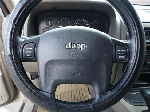 Used 2004 Jeep Grand Cherokee Laredo w/ Convenience Group AWD/4WD image 8