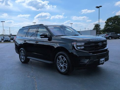 Certified 2025 Ford Expedition Active RWD image 2