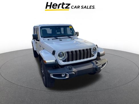 Used 2025 Jeep Wrangler Sahara image 1