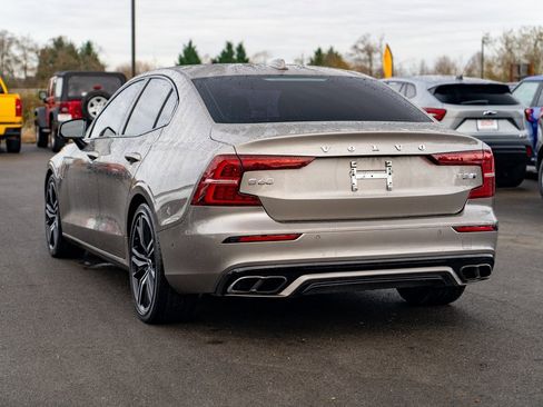 Used 2019 Volvo S60 T8 R-Design image 11