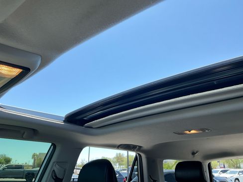 Used 2021 Toyota 4Runner SR5 Premium w/ Moonroof Package AWD/4WD image 33