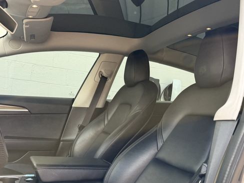 Used 2022 Tesla Model 3 Standard Range RWD image 17
