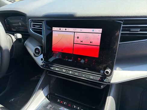 Certified 2024 Jeep Wagoneer Series II image 15