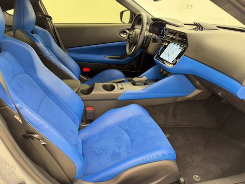 Used 2024 Nissan Z Performance w/ Floor Mat Package RWD image 27