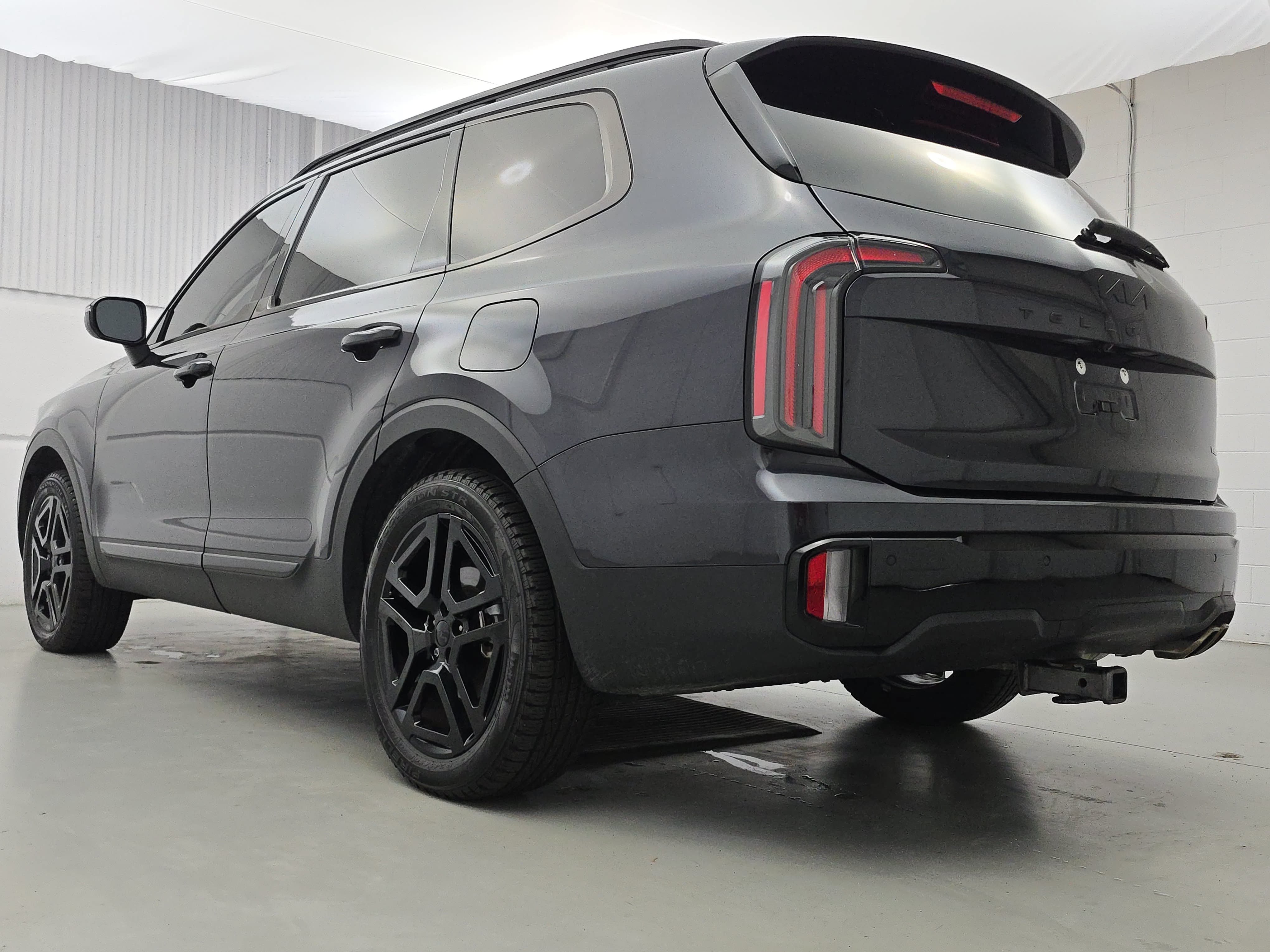 Used 2025 Kia Telluride EX X-Line AWD/4WD image 3