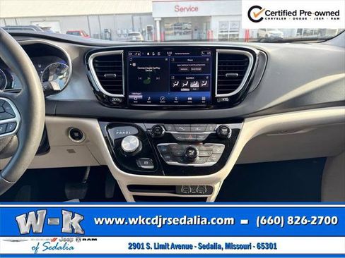Certified 2023 Chrysler Pacifica Touring-L FWD image 37