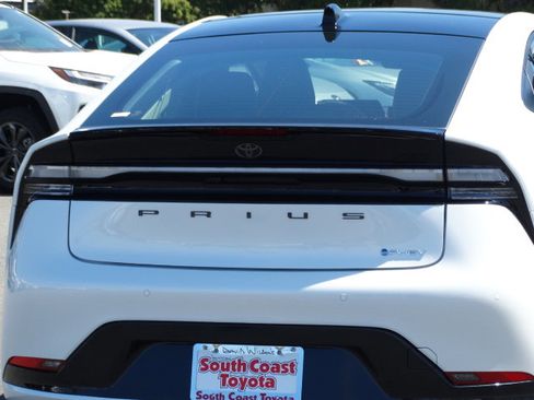 New 2026 Toyota Prius Plug-In Hybrid image 7