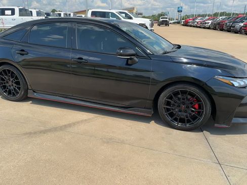 Used 2021 Toyota Avalon TRD image 2
