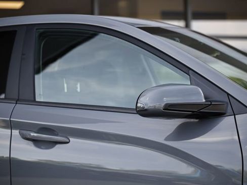 Used 2023 Hyundai Kona SEL w/ Cargo Package FWD image 5