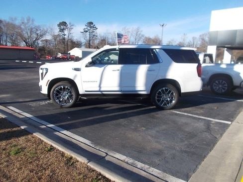 New 2026 GMC Yukon Elevation image 5