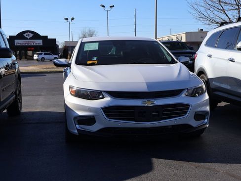 Used 2016 Chevrolet Malibu Premier w/ Driver Confidence Package II image 4