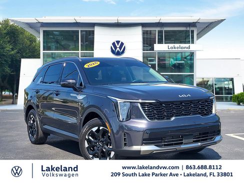 Used 2026 Kia Sorento S FWD image 1