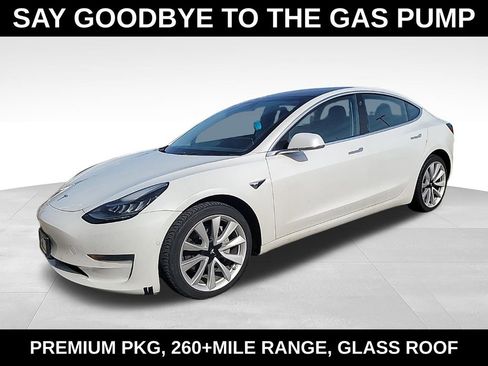 Used 2019 Tesla Model 3 Mid Range RWD image 2