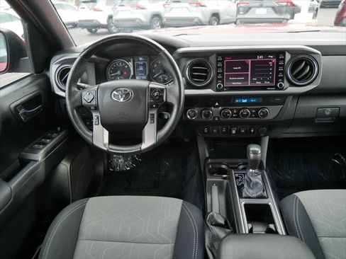 Certified 2021 Toyota Tacoma TRD Off-Road w/ Technology Package AWD/4WD image 13