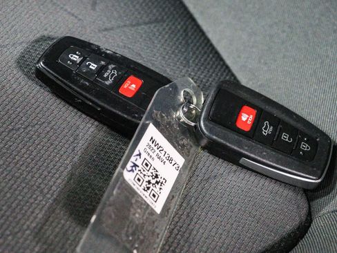 Certified 2022 Toyota RAV4 XLE w/ Convenience Package FWD image 30