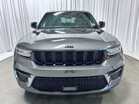 Used 2025 Jeep Grand Cherokee Altitude AWD/4WD image 24