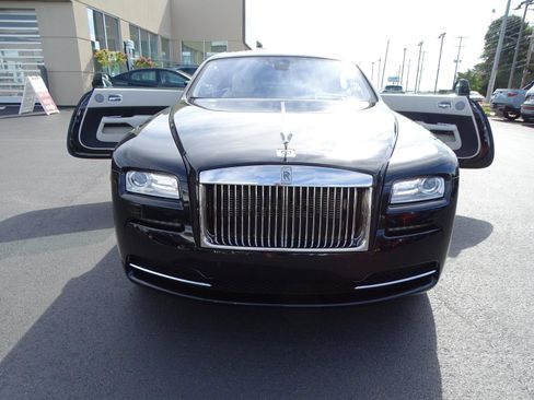 Used 2015 Rolls-Royce Wraith image 17