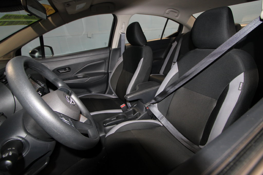 Used 2025 Nissan Versa S w/ Trunk Package FWD image 4
